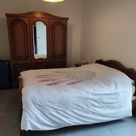 Superbe Appartement En Rez-De-Jardin A Лантон Екстериор снимка