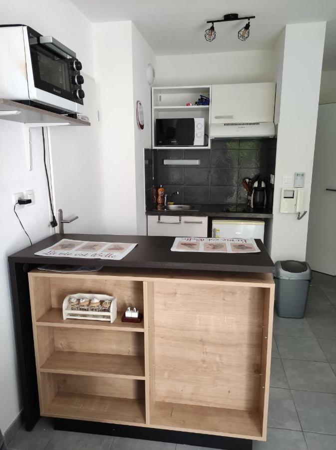 Superbe Appartement En Rez-De-Jardin A Лантон Екстериор снимка